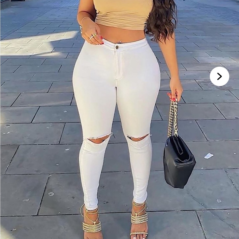 Fashion Nova Stylish White High-Waisted Ripped Jeans